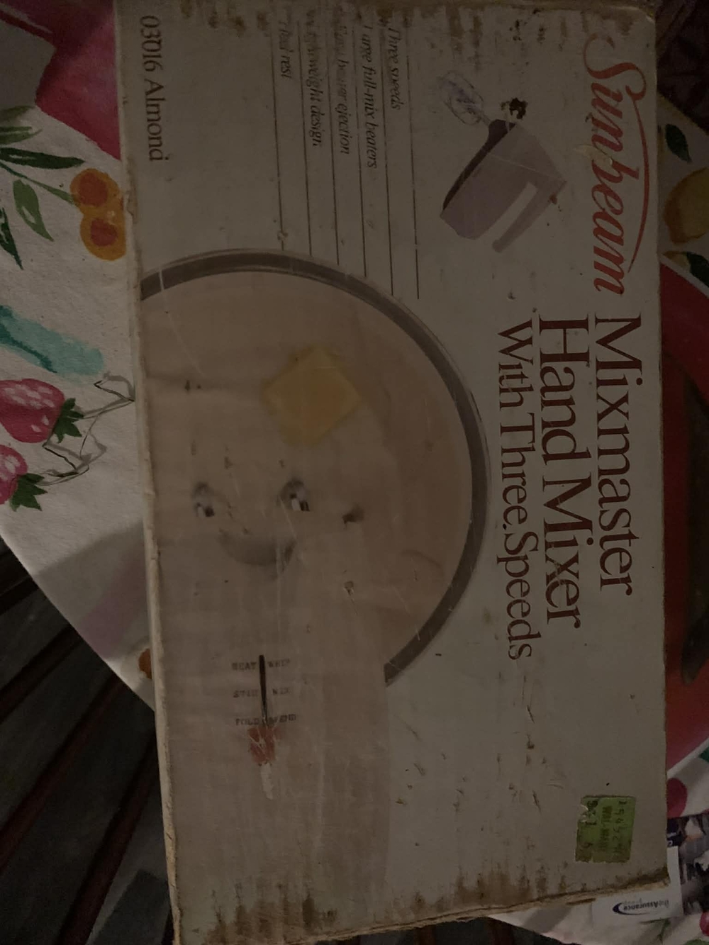 Sunbeam Almond and White Mixmaster Hand Mixer Packaging Art